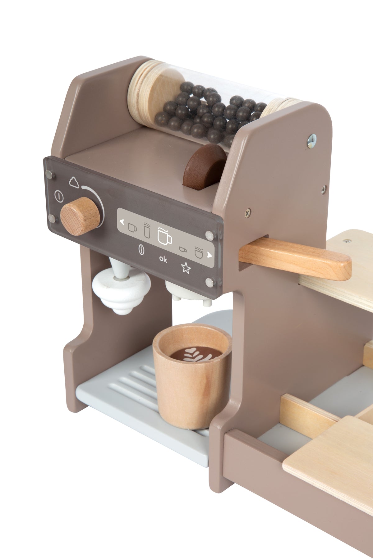 Detaliu al râșniței și ceștii de cafea de jucărie