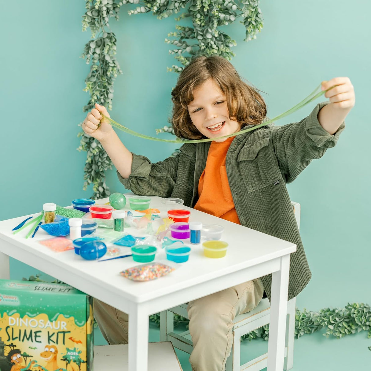 Dinosaur Slime Kit pentru Băieți și Fetițe – 12 Slime-uri Colorate, Dinozauri Fosforescenți, Pudră cu Sclipici și Accesorii Diverse, Cadoul Ideal