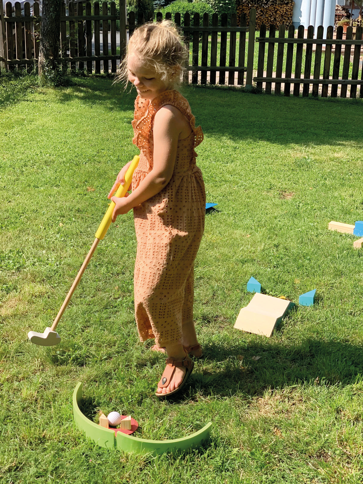 Set Minigolf "Active" – Joc din Lemn Masiv pentru Copii, 3 Crose de Dimensiuni Diferite, Bile Soft, Obstacole și Traseu Ajustabil