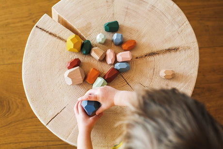 Cuburi de Echilibru Montessori – Set 18 Piese din Lemn cu Forme Neregulate, Stivuire Provocatoare, Culori Moderne, Pietre de Meditație