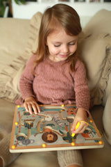Labirint Magnetic "Safari" FSC 100% – Joc Educativ din Lemn Certificat cu Pix Magnetic, 28 Bile Colorate, Numere și Obstacole