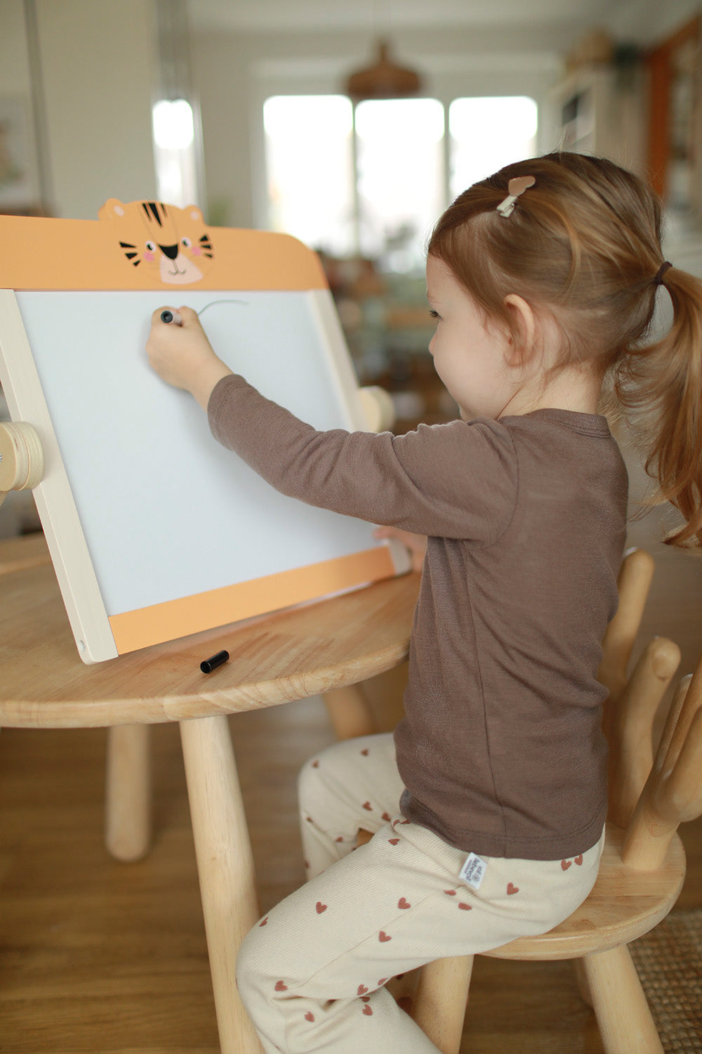 Tablă Creta și Whiteboard "Safari" FSC 100% – Jucărie 2-în-1 din Lemn Certificat pentru Copii, Cu Cretă, Marker și Burete, Design Tigru
