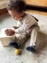 Cutie cu Bile Montessori – Jucărie din Lemn Certificat FSC cu 3 Bile, Cutia Permanenței Obiectului, pentru Joacă Independentă
