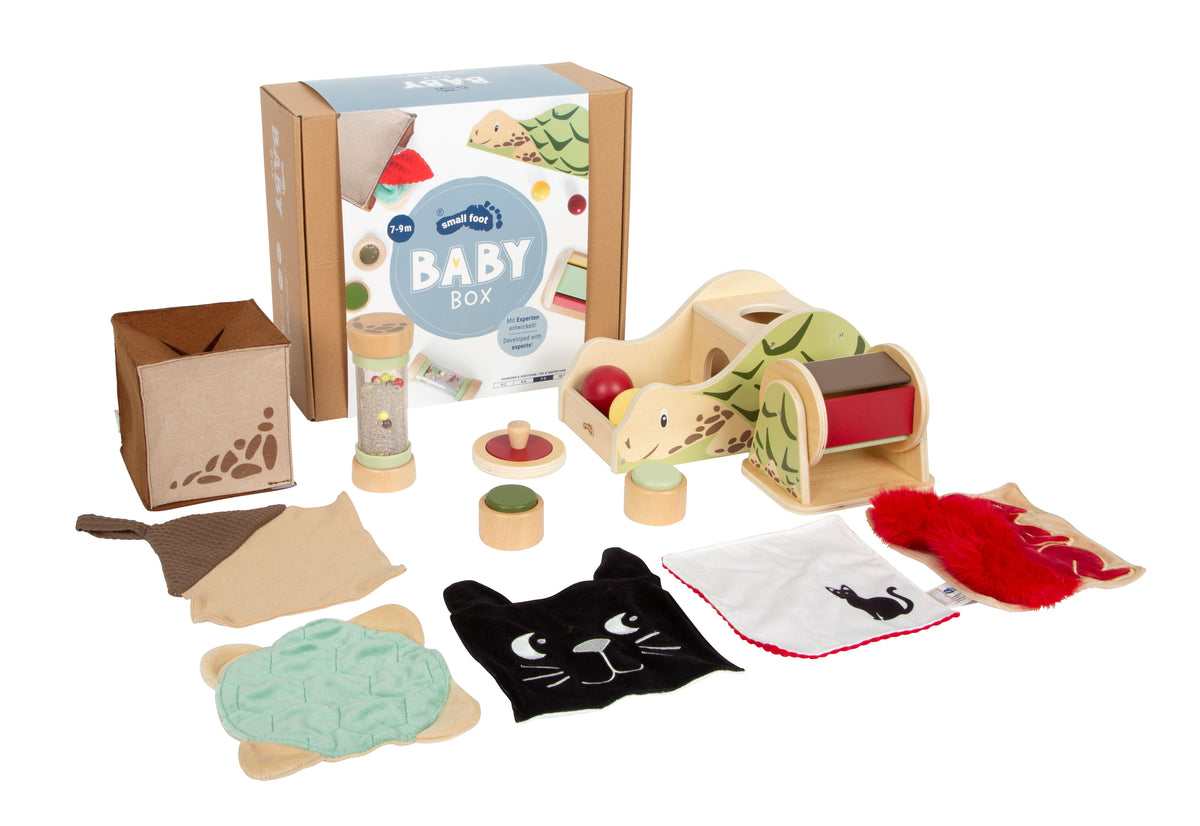 Set jucării bebeluși 7–9 luni Baby Box Small Foot