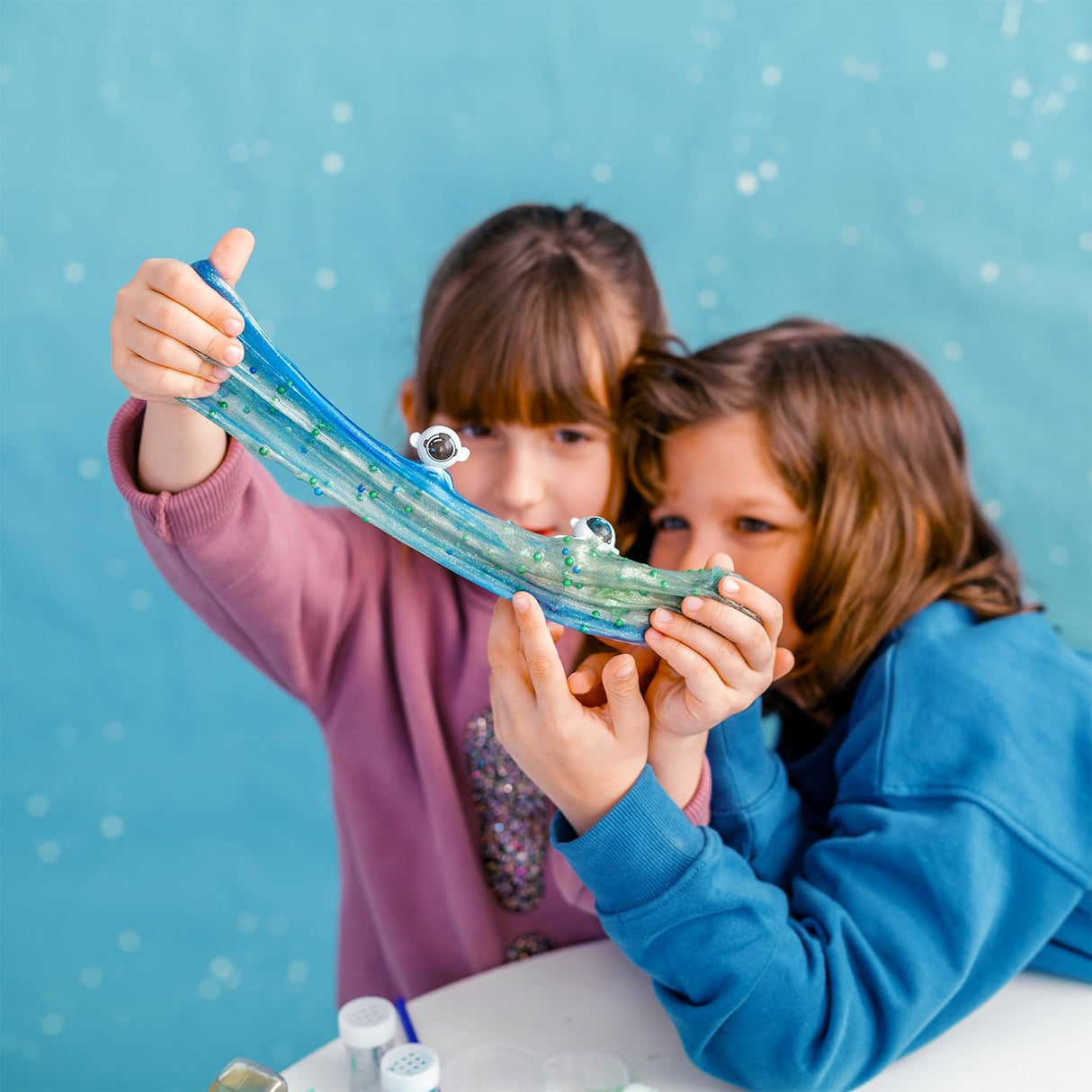 Galaxy Slime Kit pentru Băieți și Fetițe – Slime în Culori Galactice, cu Stele Fosforescente și Accesorii Diverse