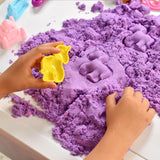 Sensory Bin: Unicorn Valley - Cutie Senzorială Completă cu Nisip Magic, Unicorni, Castel și Accesorii Diverse