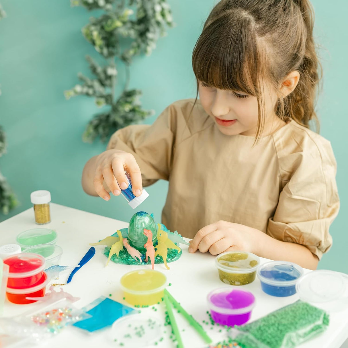 Dinosaur Slime Kit pentru Băieți și Fetițe – 12 Slime-uri Colorate, Dinozauri Fosforescenți, Pudră cu Sclipici și Accesorii Diverse, Cadoul Ideal